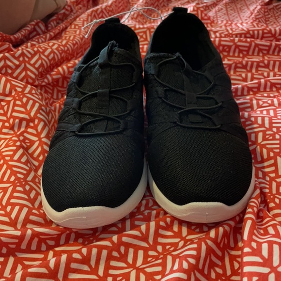 5 FOR 25 or 3 FOR 20 Zone pro athletic shoes - Picture 4 of 4